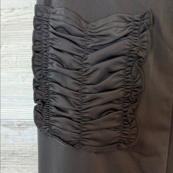 BloomChic Classic Black Leggings - Picture 4 of 4